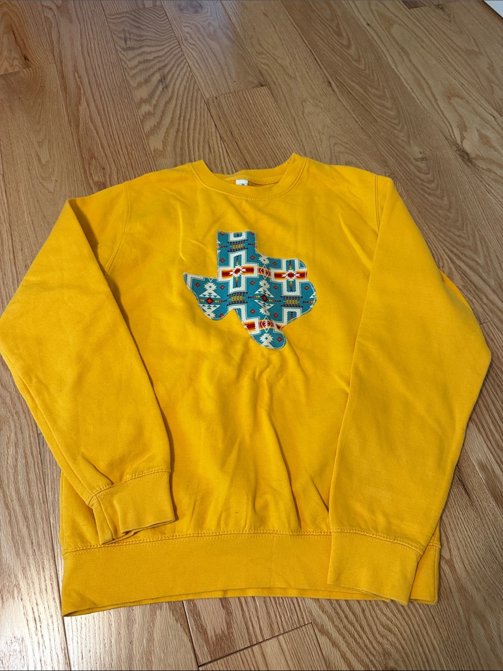 Women's Yellow Pullover Sweatshirt with Southwestern Texas Patch